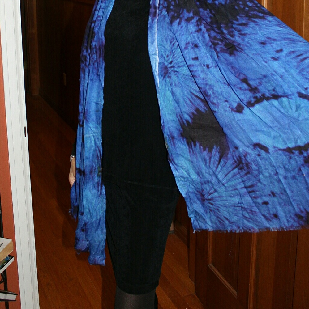 🌷💕 Luxury scarf Nightscape Cool blue VIBE! - Picture 8 of 9
